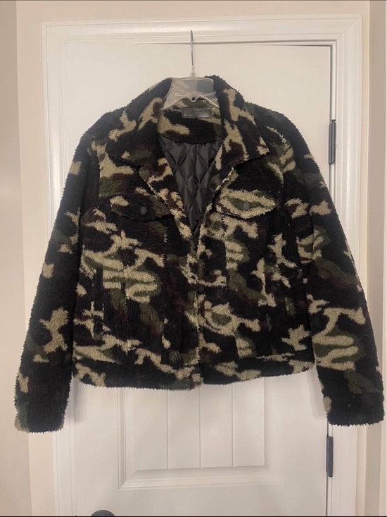 Blank NYC Jackets & Blazers - Blank NYC Faux Shearling Camouflage Teddy Jacket - Olive & Black